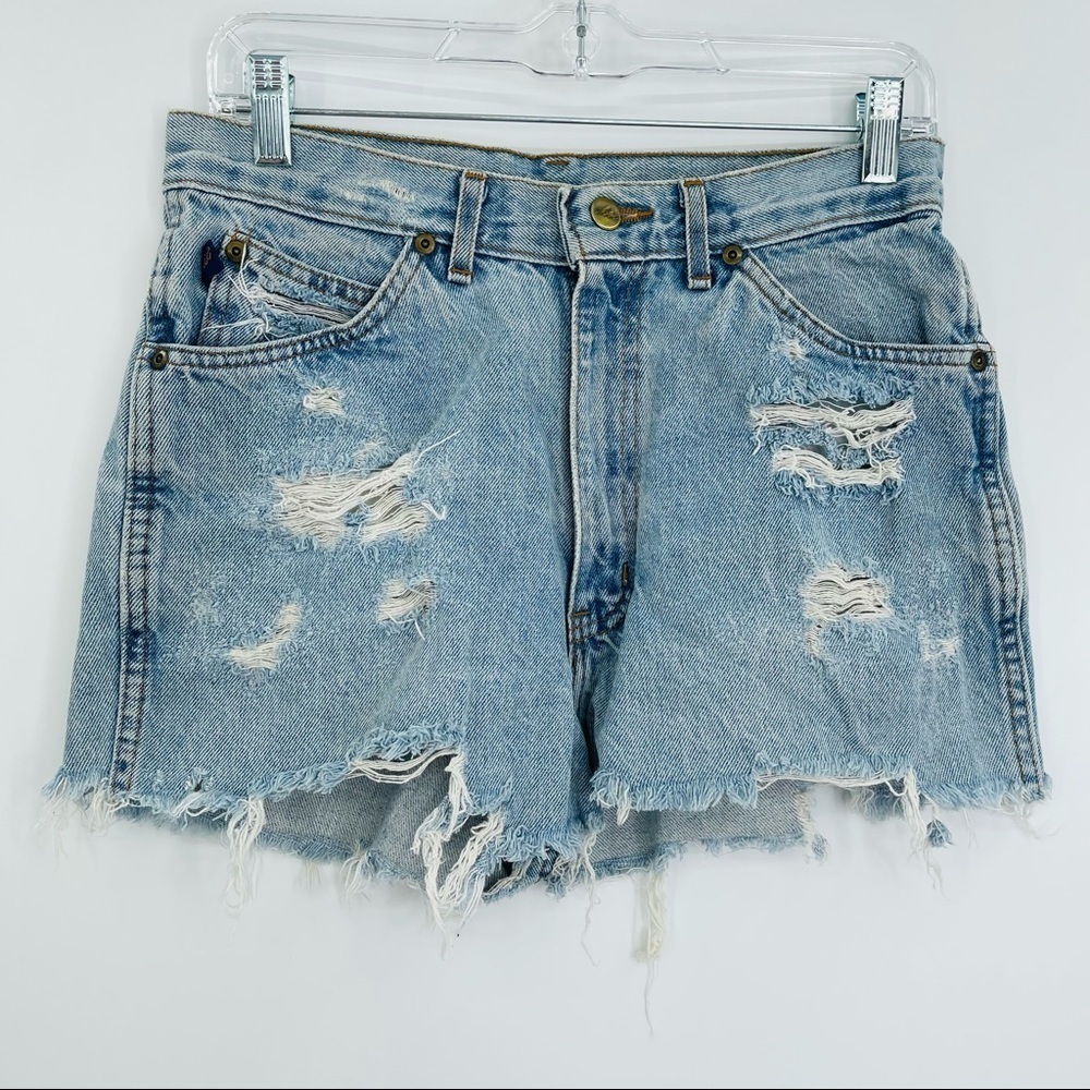 Vintage chic distressed destroyed high waisted‎ cut off jean shorts